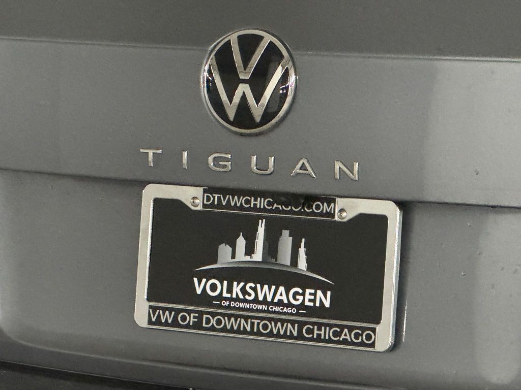 2023 Volkswagen Tiguan 2.0T SEL R-Line 32