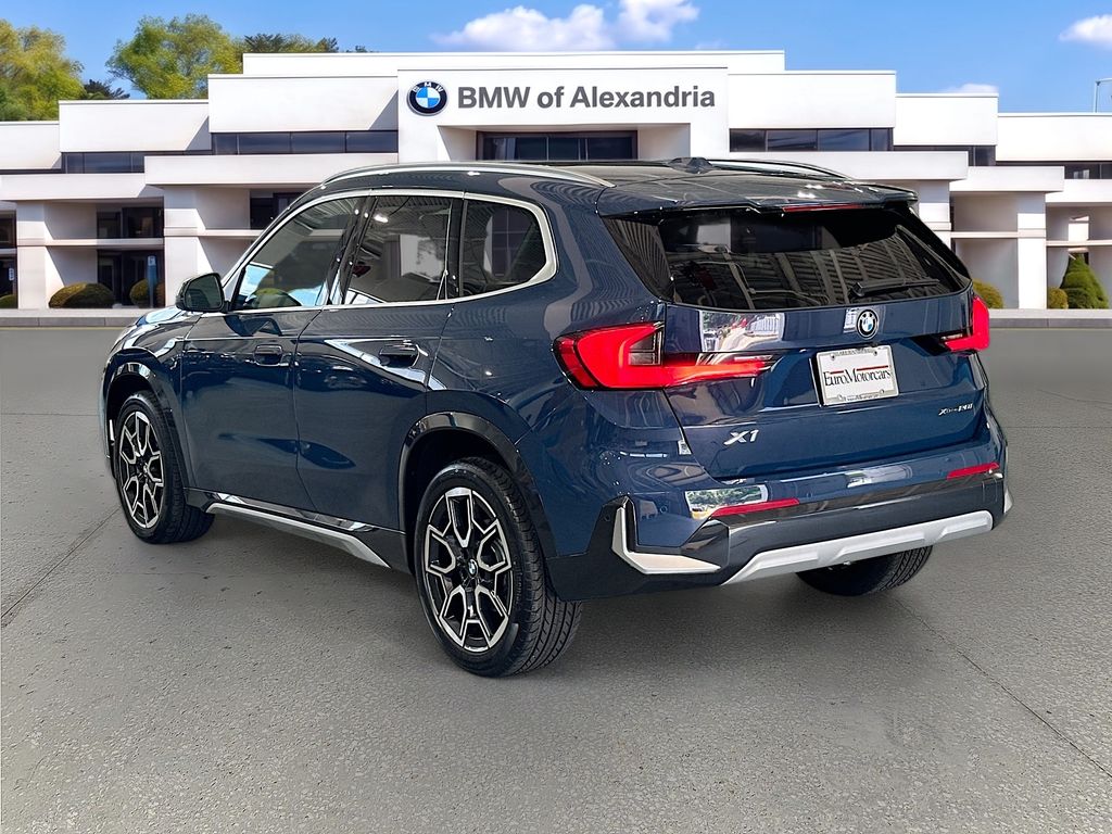 Used 2026 Blue BMW xDrive28i image 5