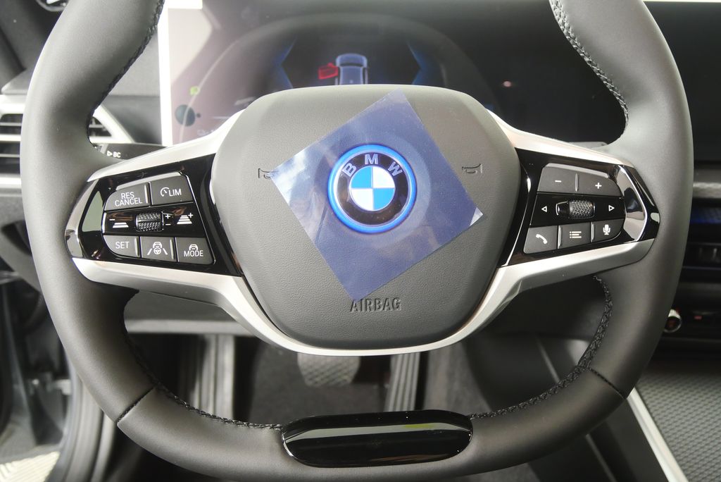 Thumbnail: 2026 BMW i4 - 19