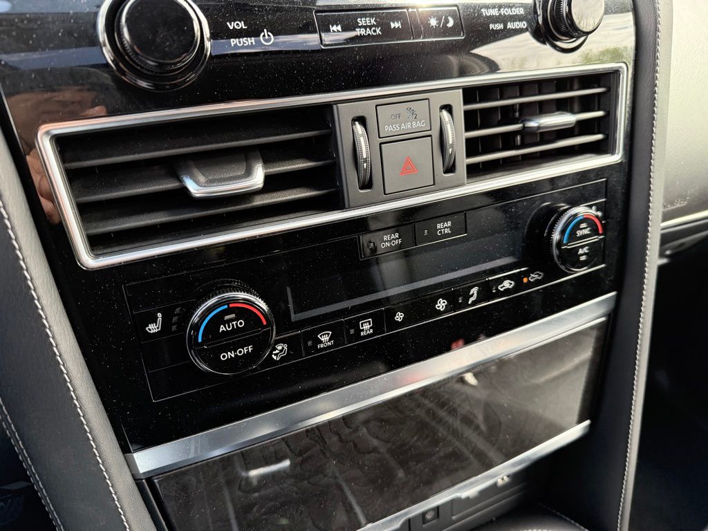 2023 INFINITI QX80