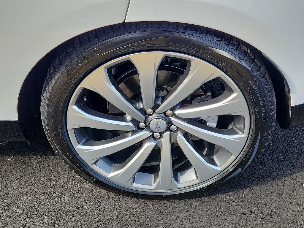 Thumbnail: 2023 Land Rover Range Rover - 8