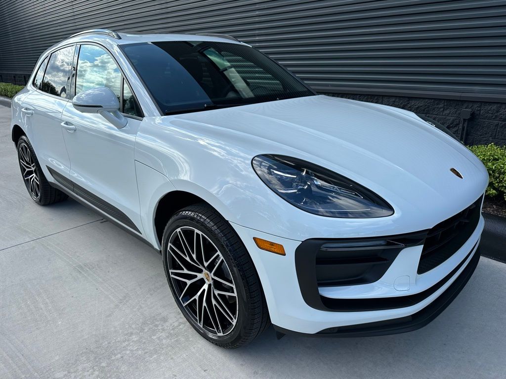 Thumbnail: 2026 Porsche Macan - 11