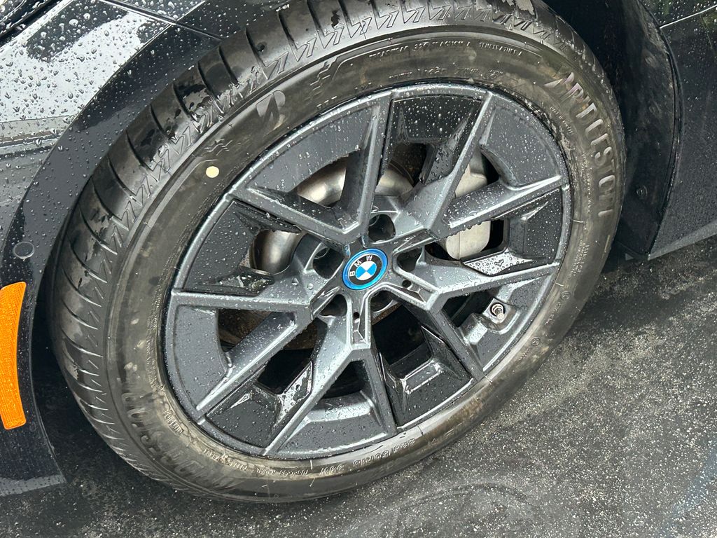 Thumbnail: 2024 BMW i4 - 3