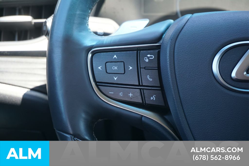 Used 2019 White Lexus 350 image 28