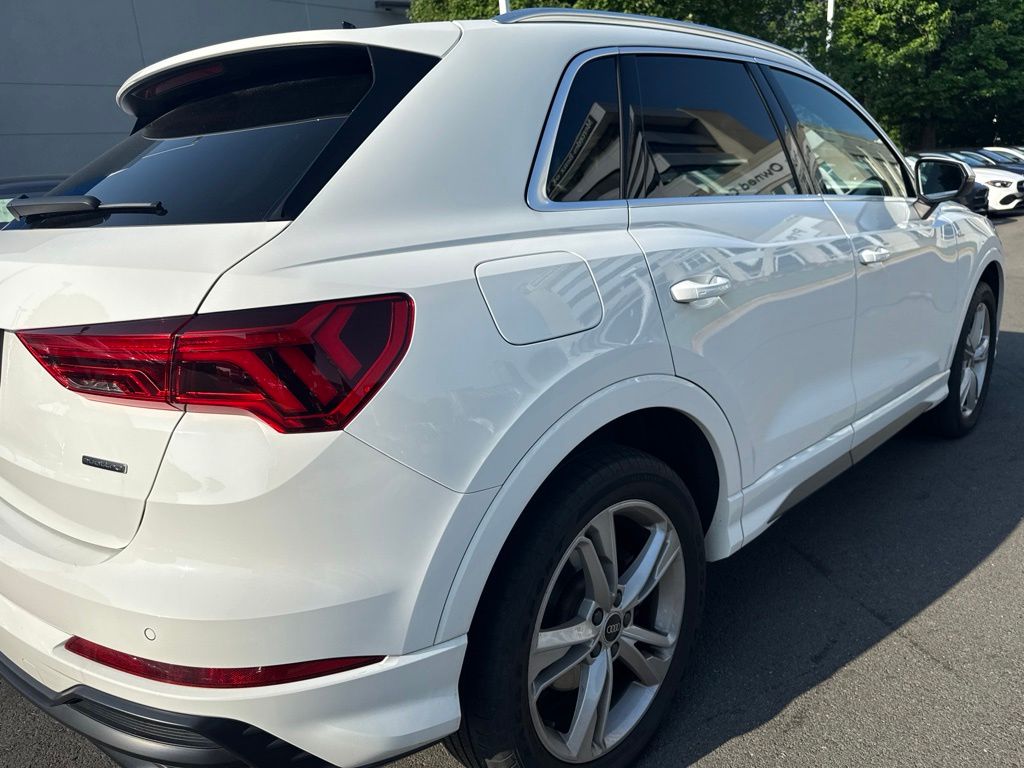 Thumbnail: 2022 Audi Q3 - 3
