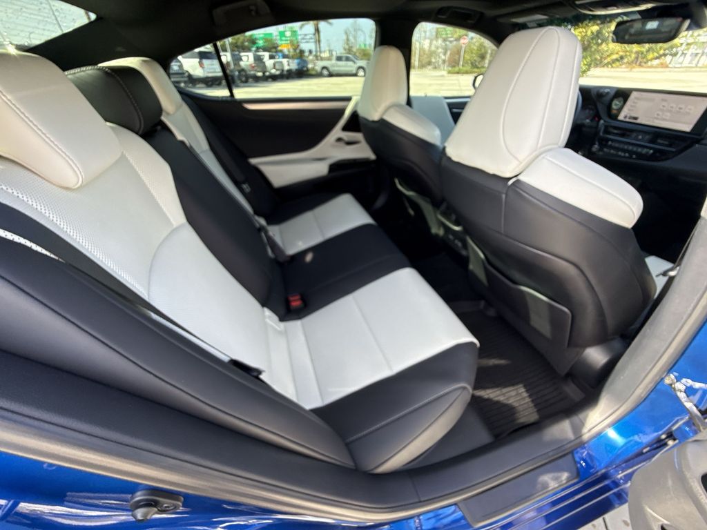 Thumbnail: 2023 Lexus ES - 17