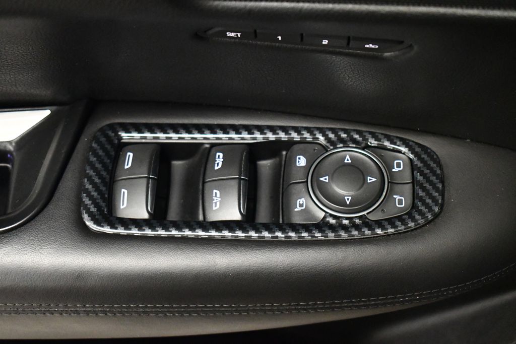 Thumbnail: 2018 Cadillac XT5 - 17