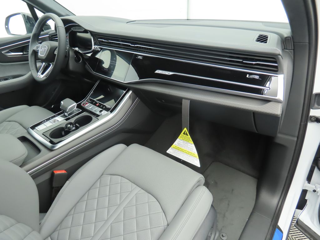 Thumbnail: 2025 Audi SQ7 - 18