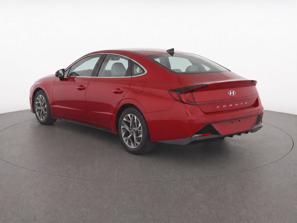 Used 2023 Red Hyundai SEL image 4