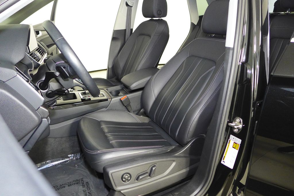 Thumbnail: 2023 Audi Q5 - 22