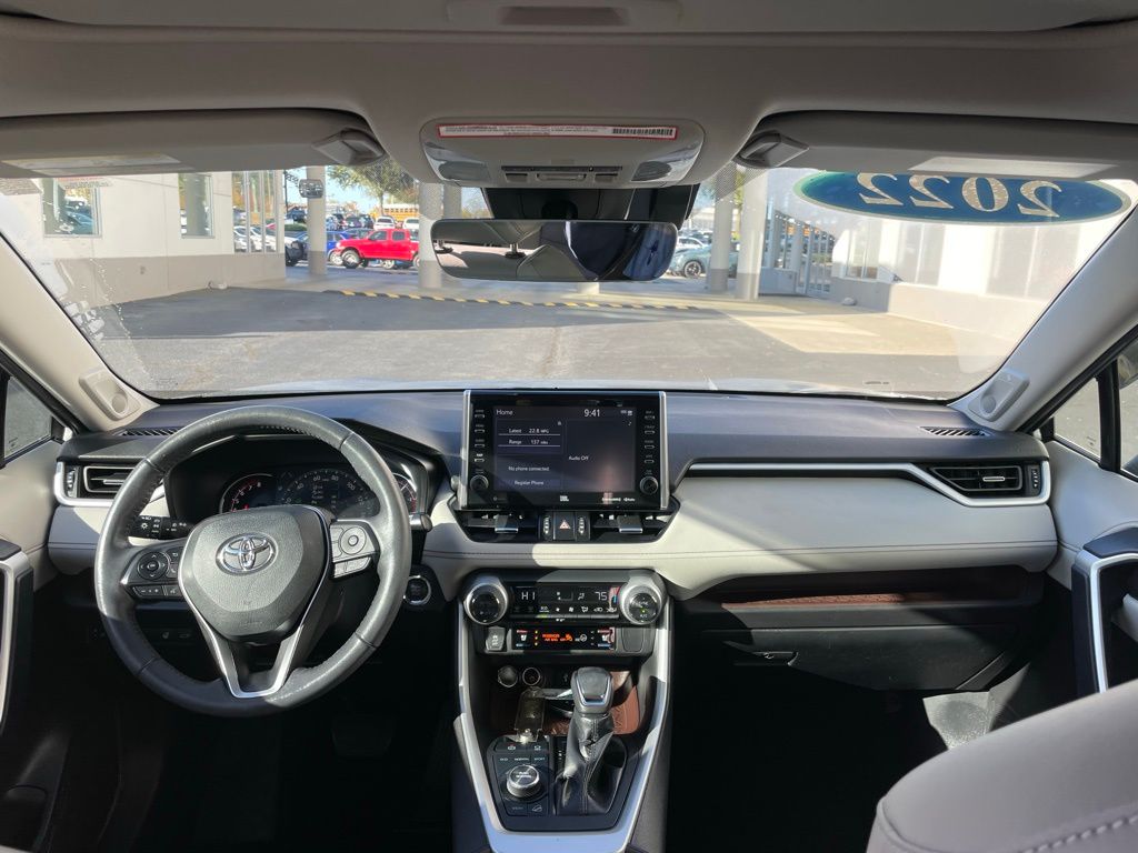 Thumbnail: 2022 Toyota RAV4 - 10