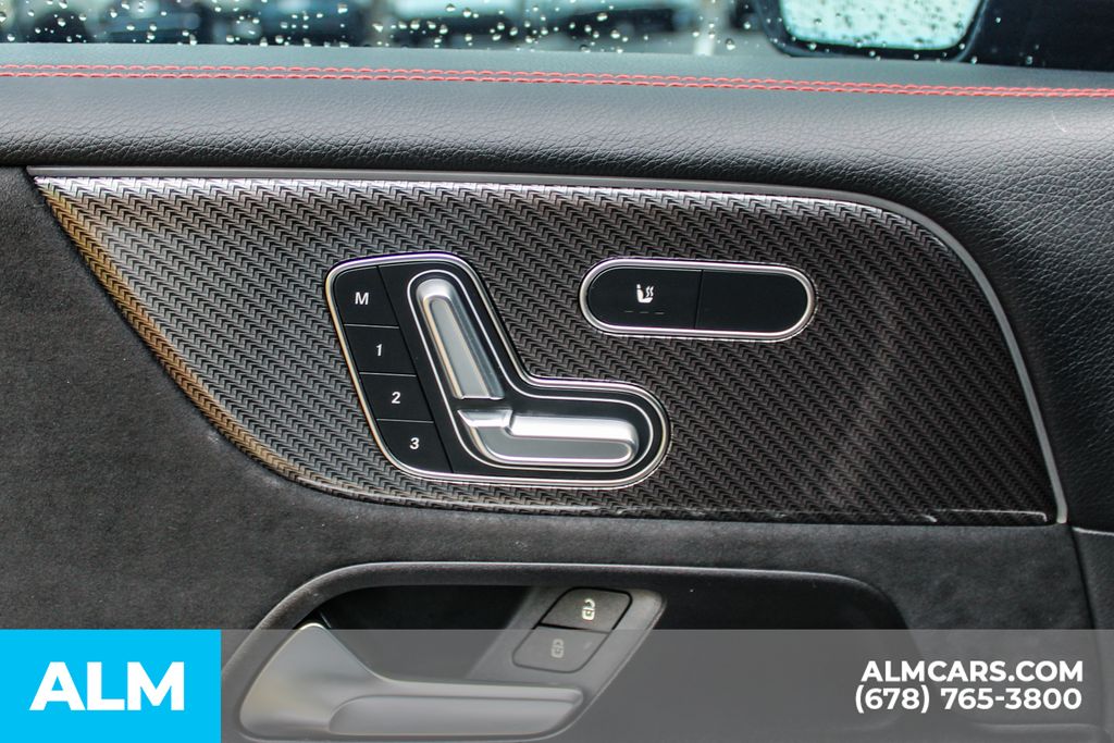 Used 2025 Black Mercedes-Benz GLB 250 image 37