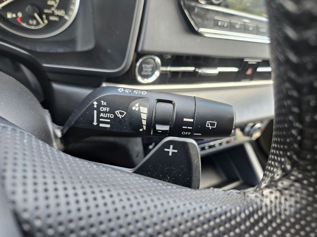 Thumbnail: 2023 Mitsubishi Outlander - 22