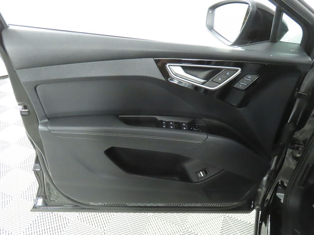 Thumbnail: 2023 Audi Q4 e-tron - 28
