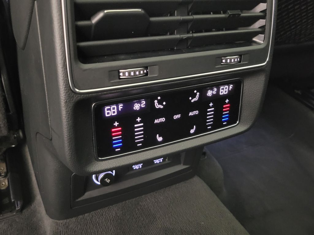 Thumbnail: 2019 Audi Q8 - 20