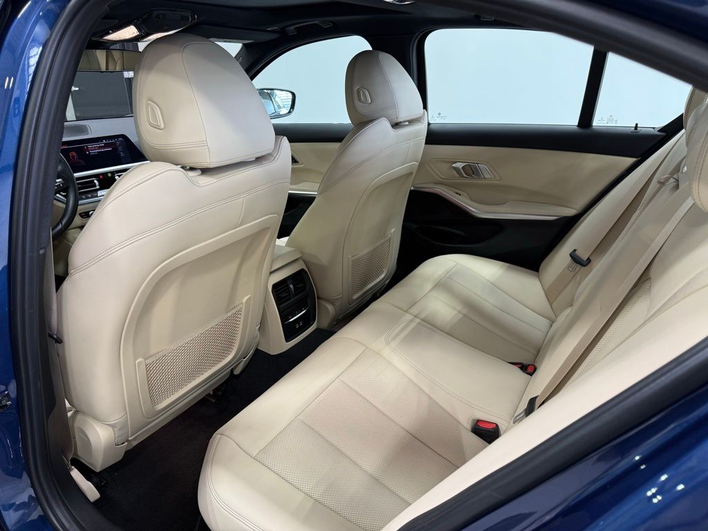 2022 BMW 3 Series 330i xDrive 21