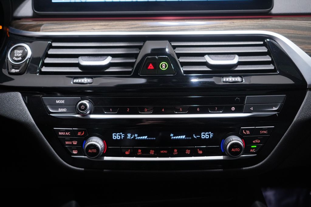 Thumbnail: 2022 BMW 5 Series - 13