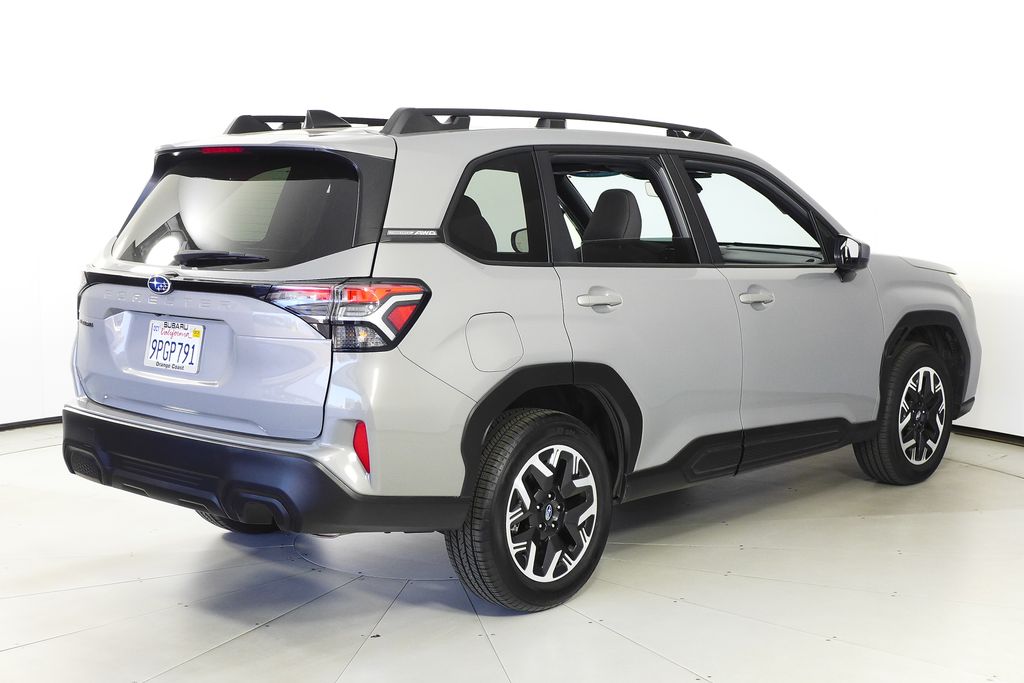 2025 Subaru Forester Premium 7