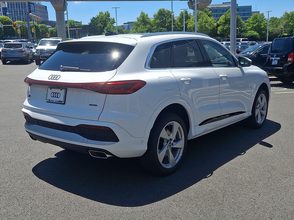 Thumbnail: 2026 Audi Q5 - 3