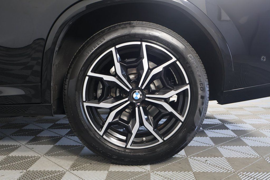 Thumbnail: 2022 BMW X4 - 16