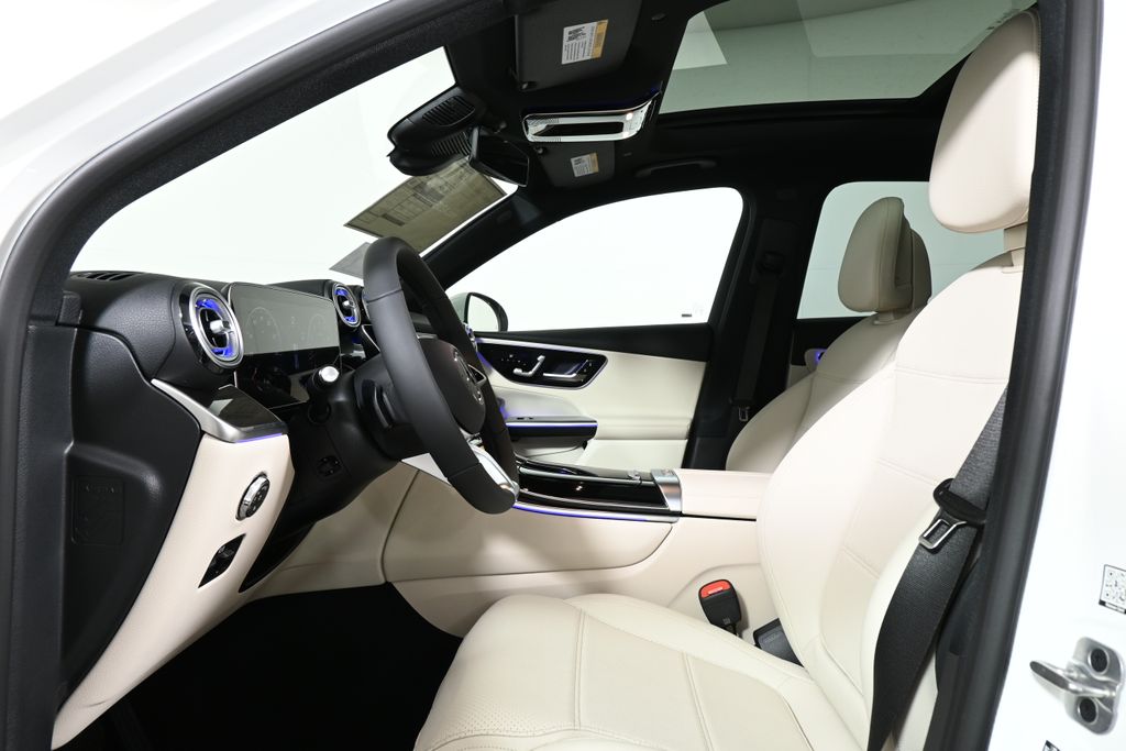 2025 Mercedes-Benz GLC 300 3