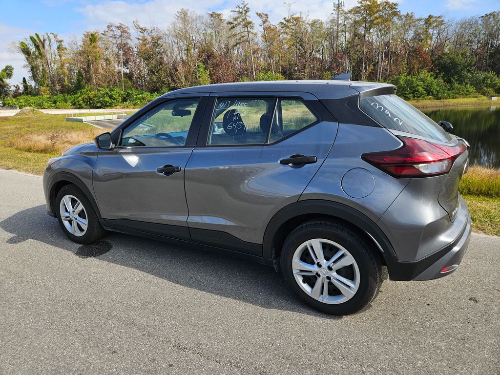 2021 Nissan Kicks S 3