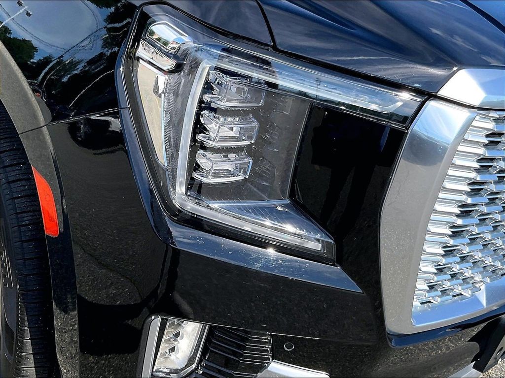 2023 GMC Yukon XL — photo 33