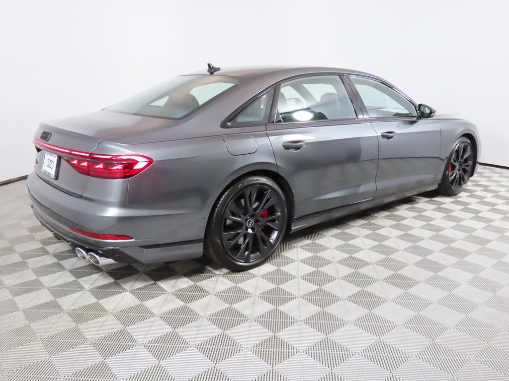 Thumbnail: 2025 Audi S8 - 5