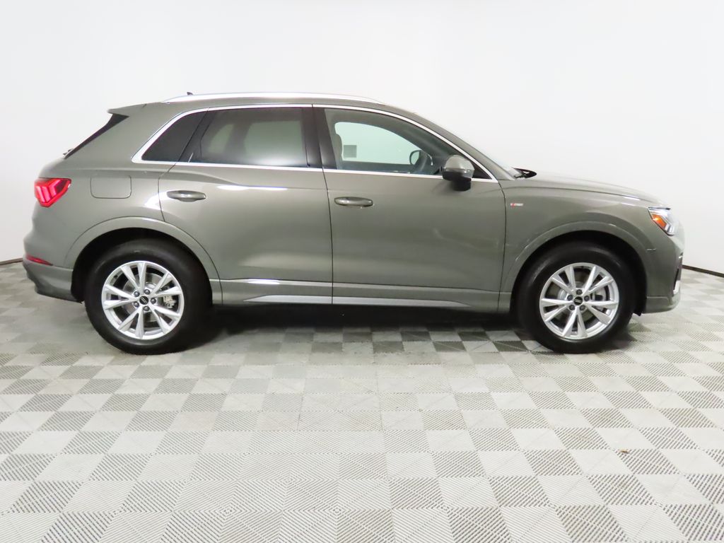 Thumbnail: 2025 Audi Q3 - 6