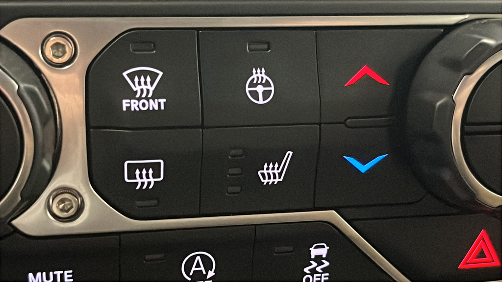 Used 2022 Bright White Clearcoat Jeep Overland image 29