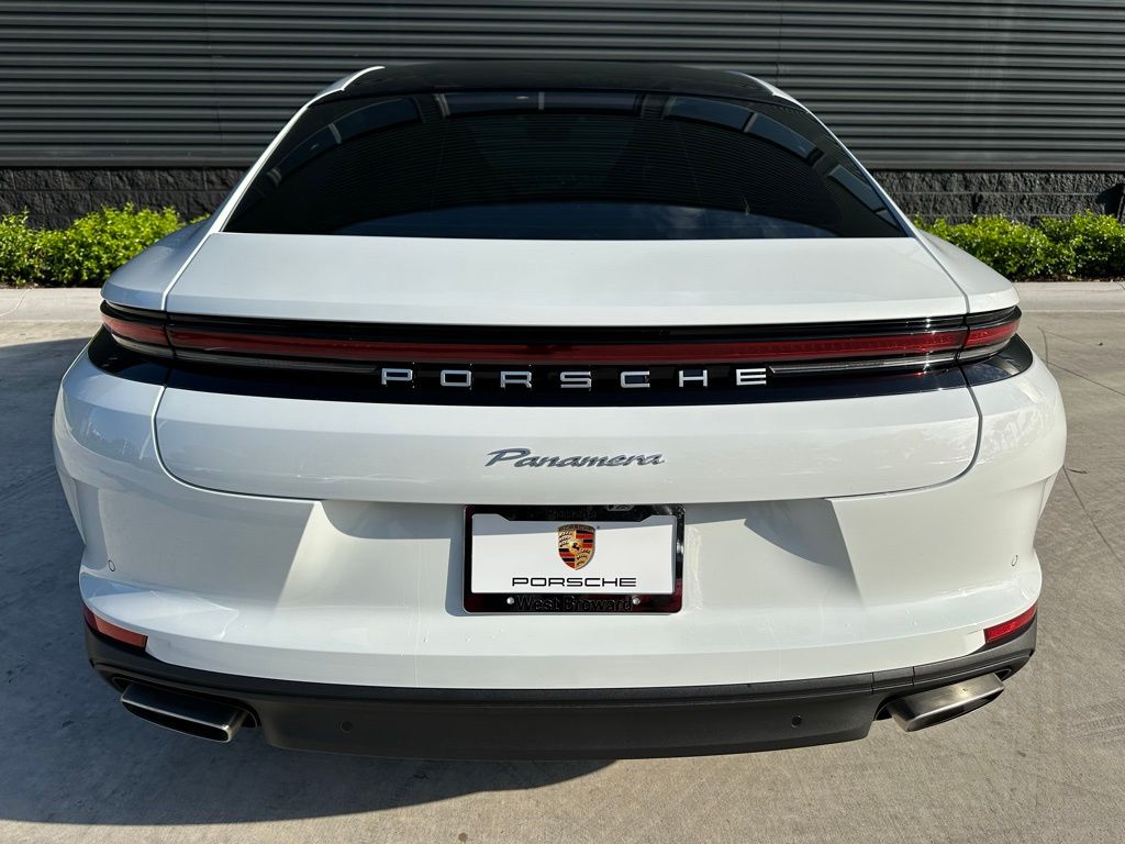 2024 Porsche Panamera  11