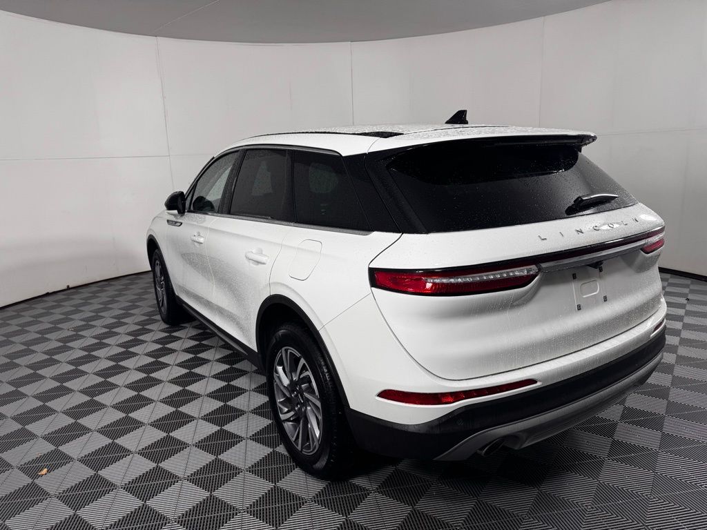 Certified Used 2024 White Lincoln Premiere image 21