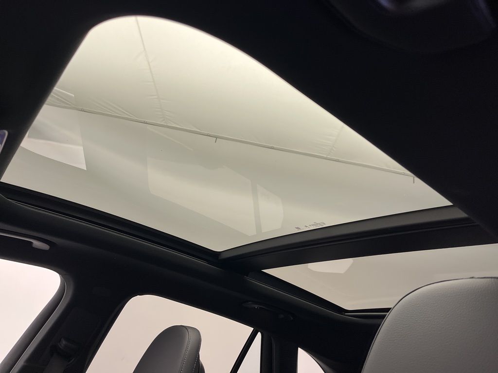 Thumbnail: 2026 Mercedes-Benz GLC - 21