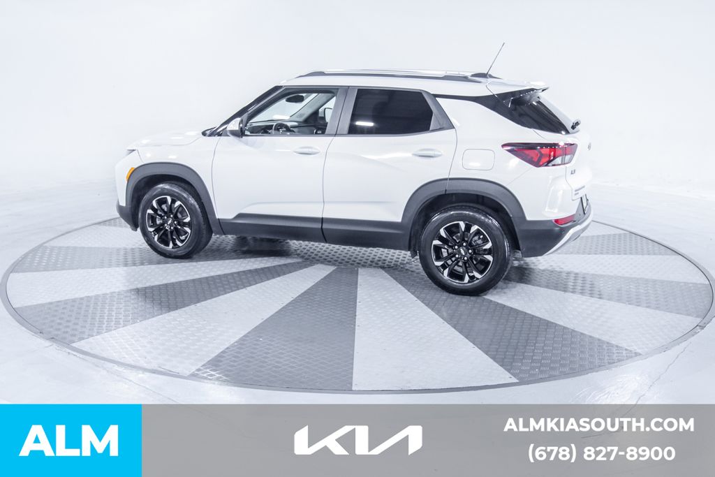 2021 Chevrolet Trailblazer LT photo 3
