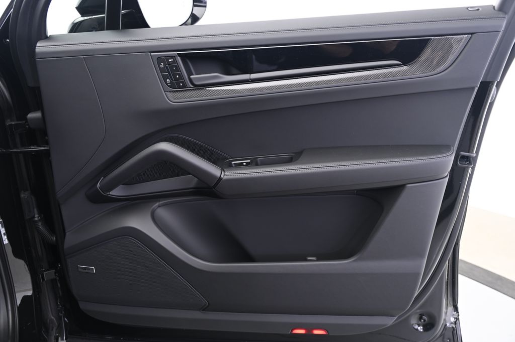 Thumbnail: 2025 Porsche Cayenne - 20