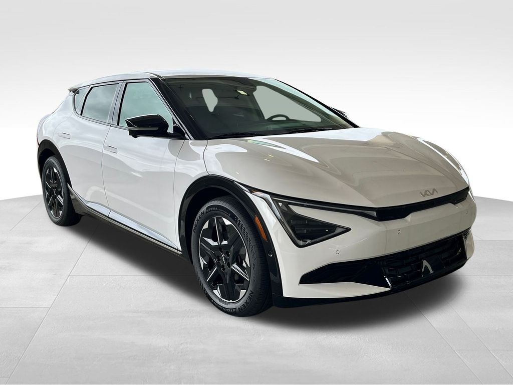 2025 Kia EV6 Wind's photo