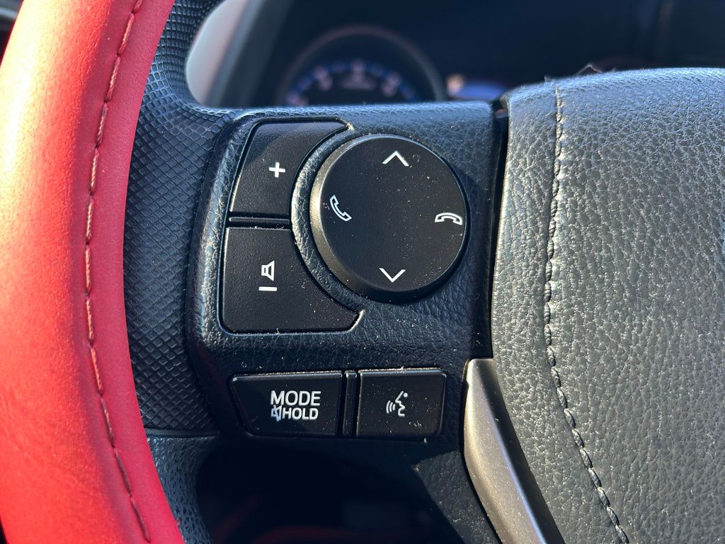 Thumbnail: 2018 Toyota RAV4 - 19