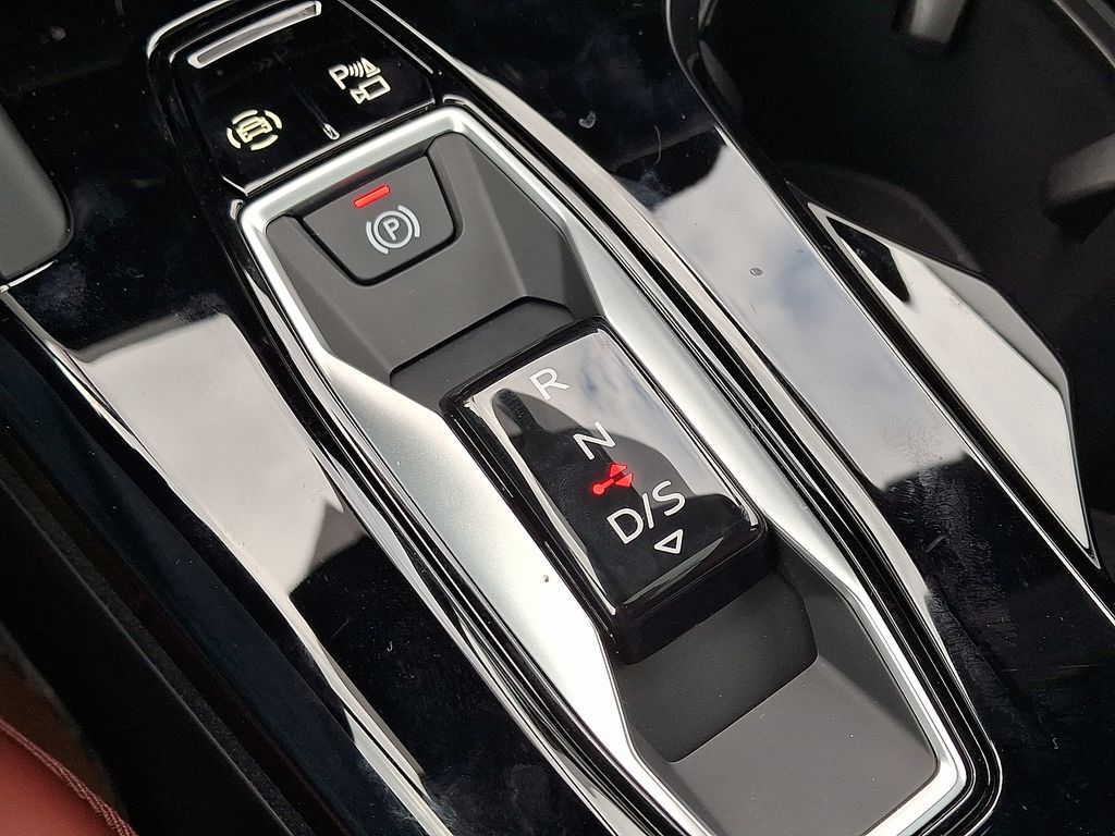 Thumbnail: 2025 Audi SQ5 - 12