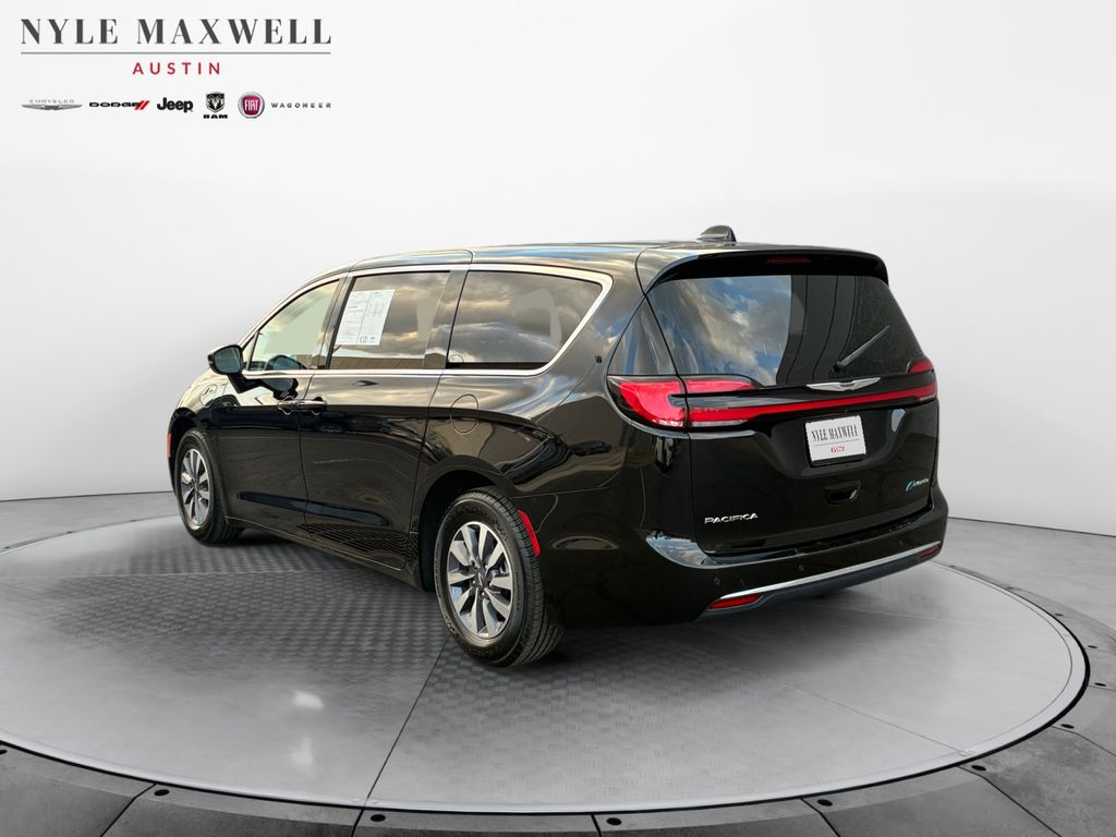 Used Car 2024 Chrysler Pacifica Hybrid  Select For Sale Under $30,000 In Austin, Texas