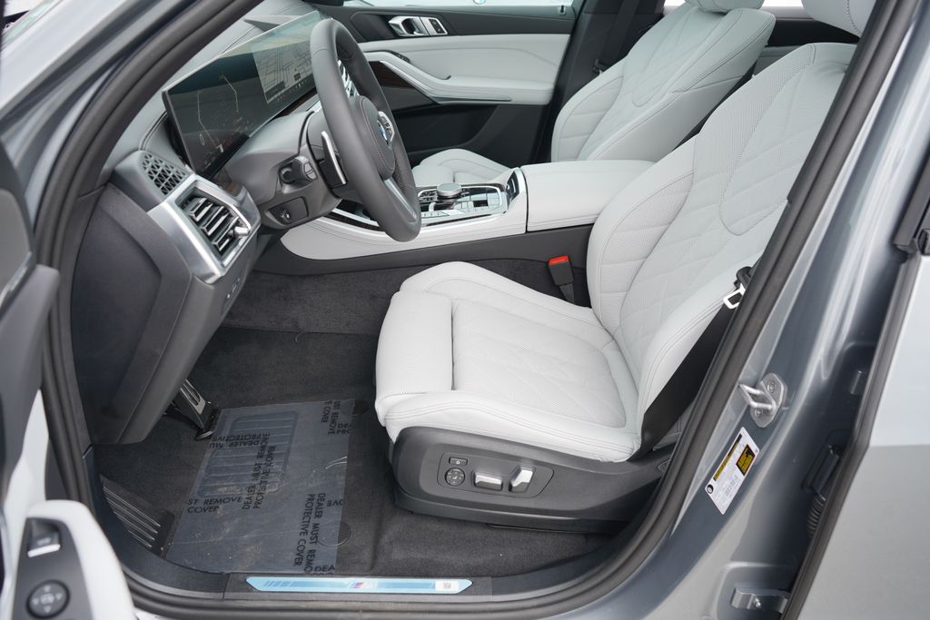 Thumbnail: 2026 BMW X5 - 10