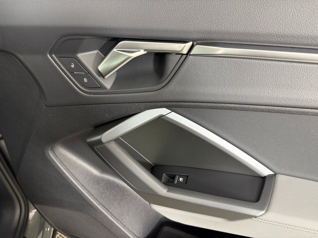 Thumbnail: 2025 Audi Q3 - 26