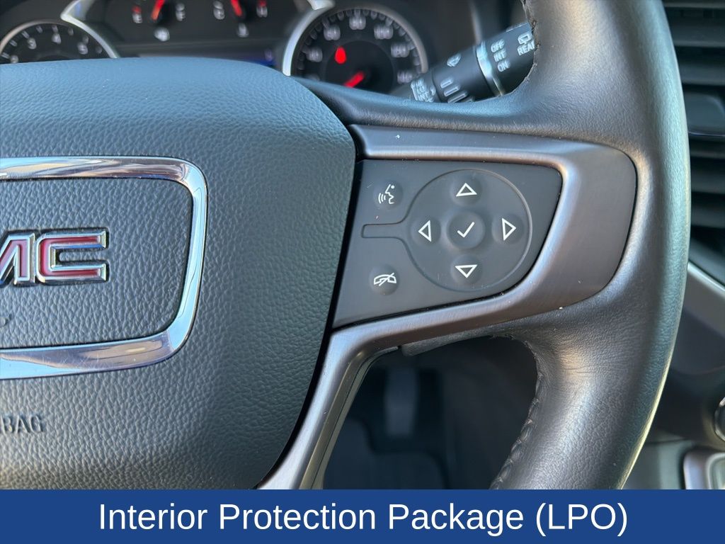 2022 GMC Acadia AWD AT4