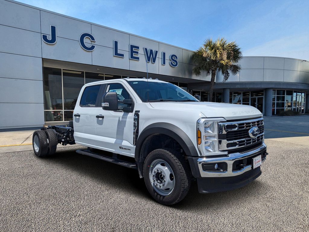 2025 Ford F-550 Chassis XL
