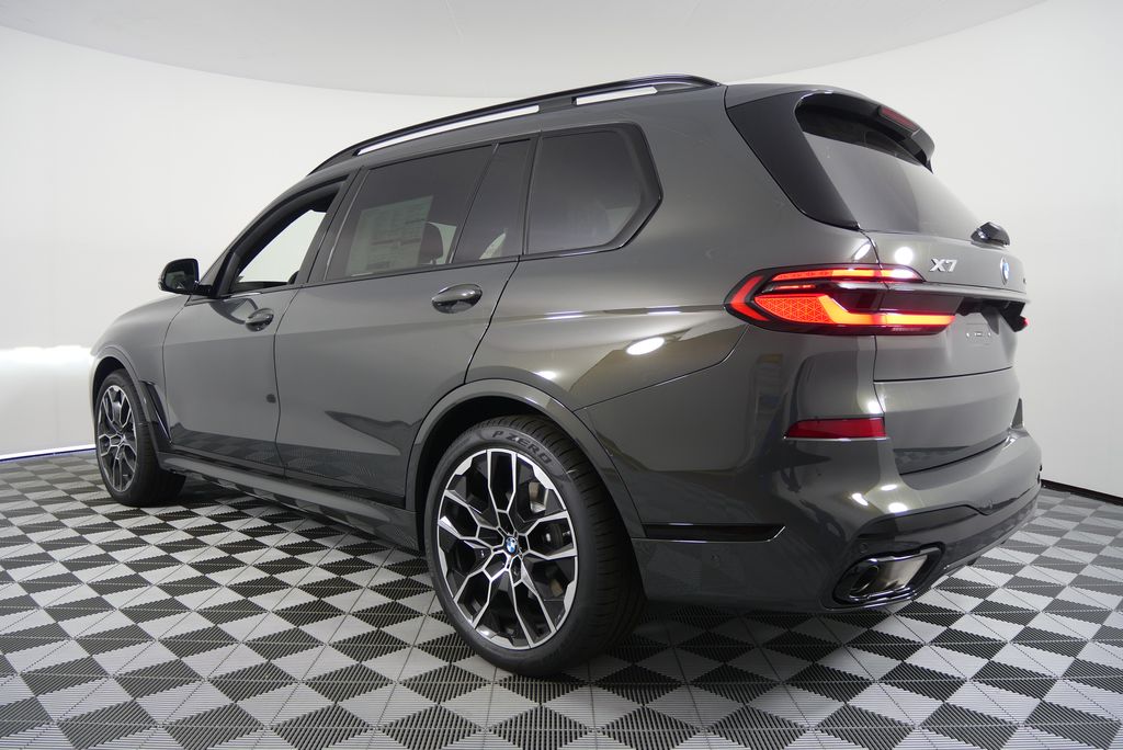 Thumbnail: 2026 BMW X7 - 5