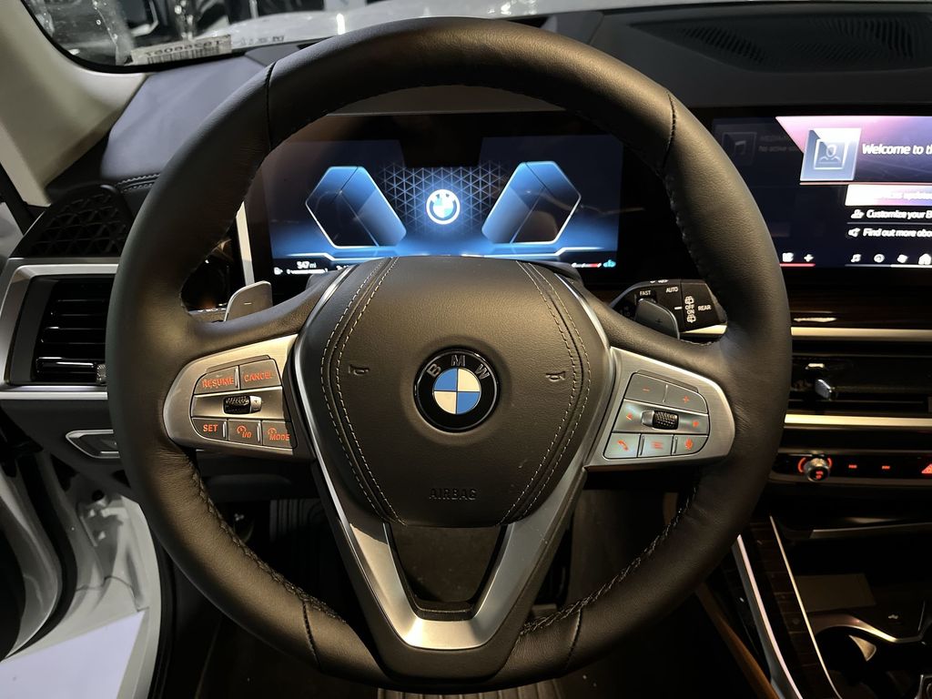 Thumbnail: 2026 BMW X7 - 14