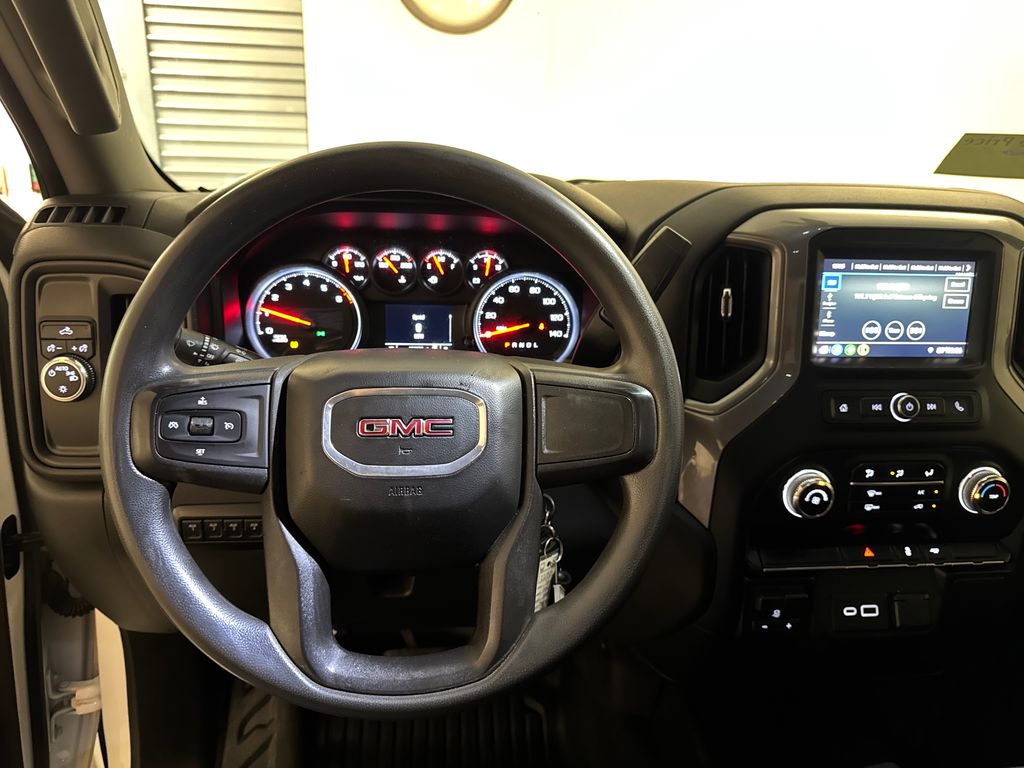 Used 2021 White GMC Base image 8