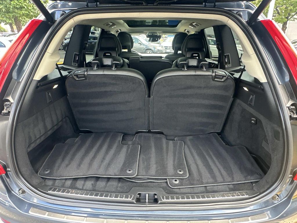 Thumbnail: 2020 Volvo XC90 - 15