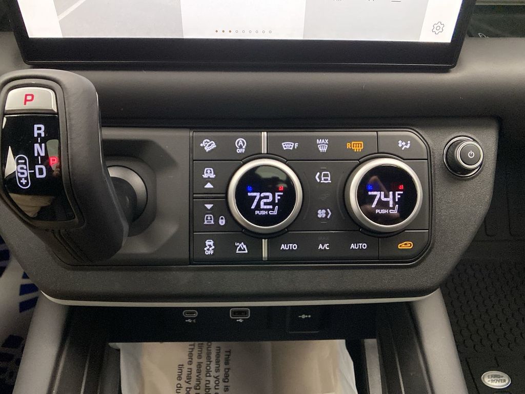 Thumbnail: 2023 Land Rover Defender - 18