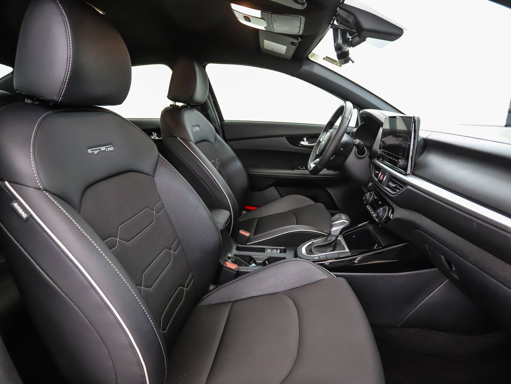 Thumbnail: 2024 Kia Forte - 31