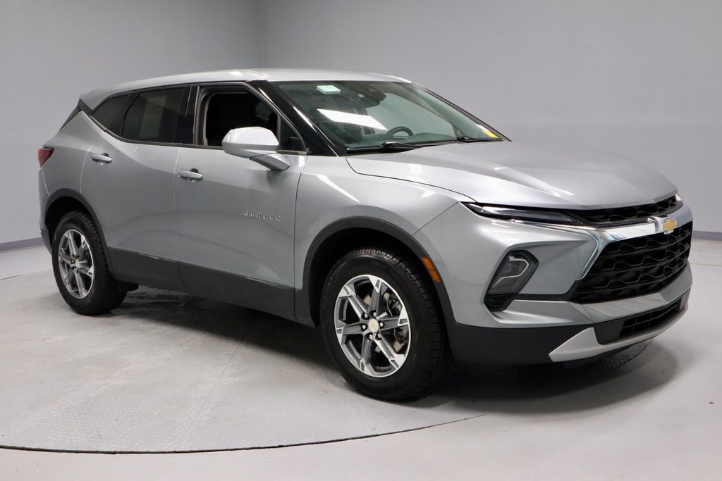 Sterling Gray Metallic 2025 Chevrolet Blazer SUV / Crossover  9-Speed Automatic Overdrive